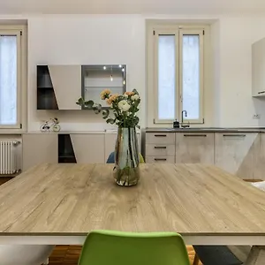 Appartement Beplace In Isola, Milan