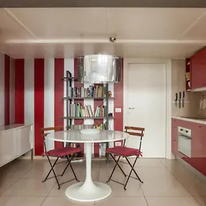 Appartement Isola Skylight Loft- Via Della Boscaiola, Milan